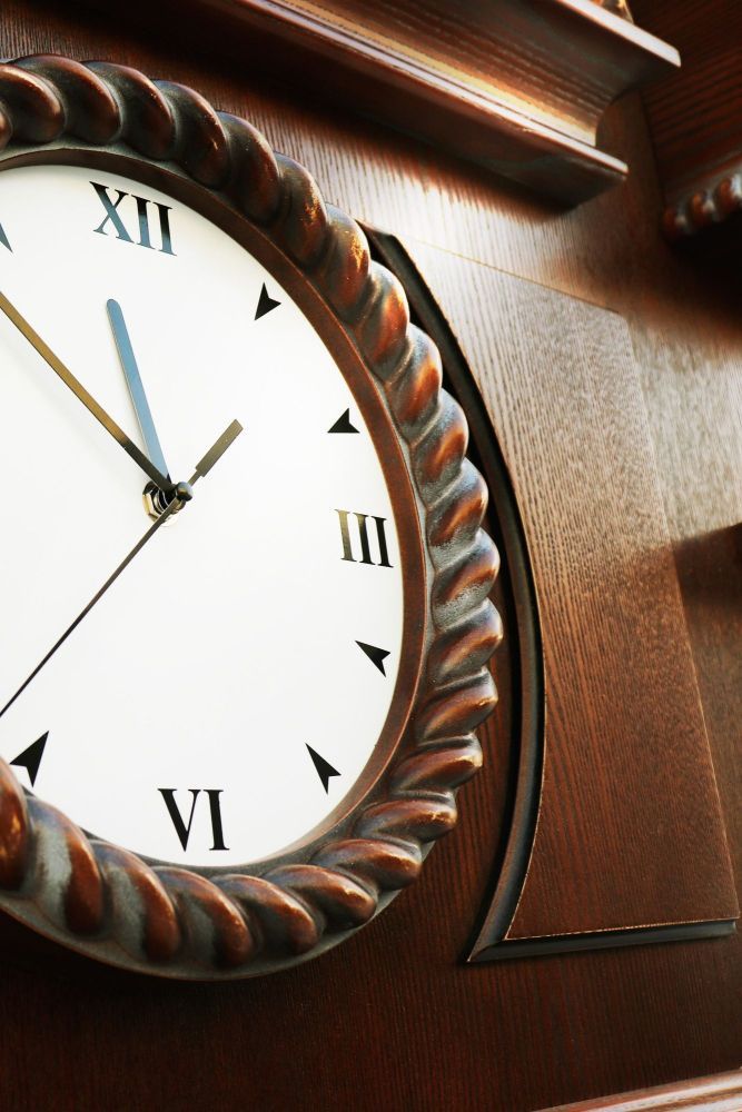 Киевница "Морская " К-21 с часами ясень / клён