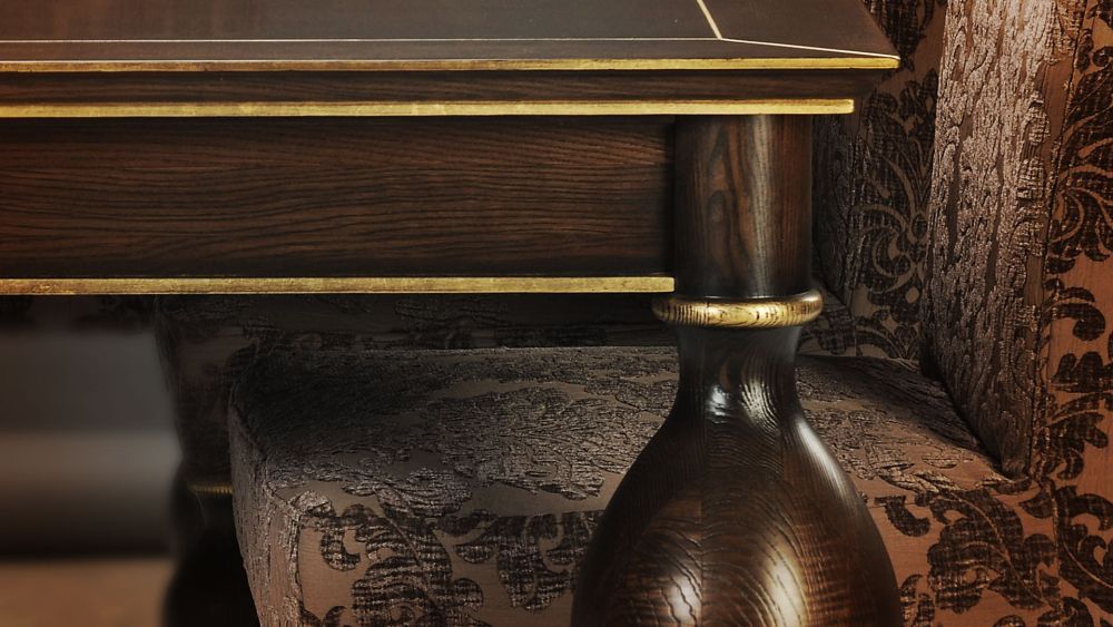 Стол «Буржуа» из массива